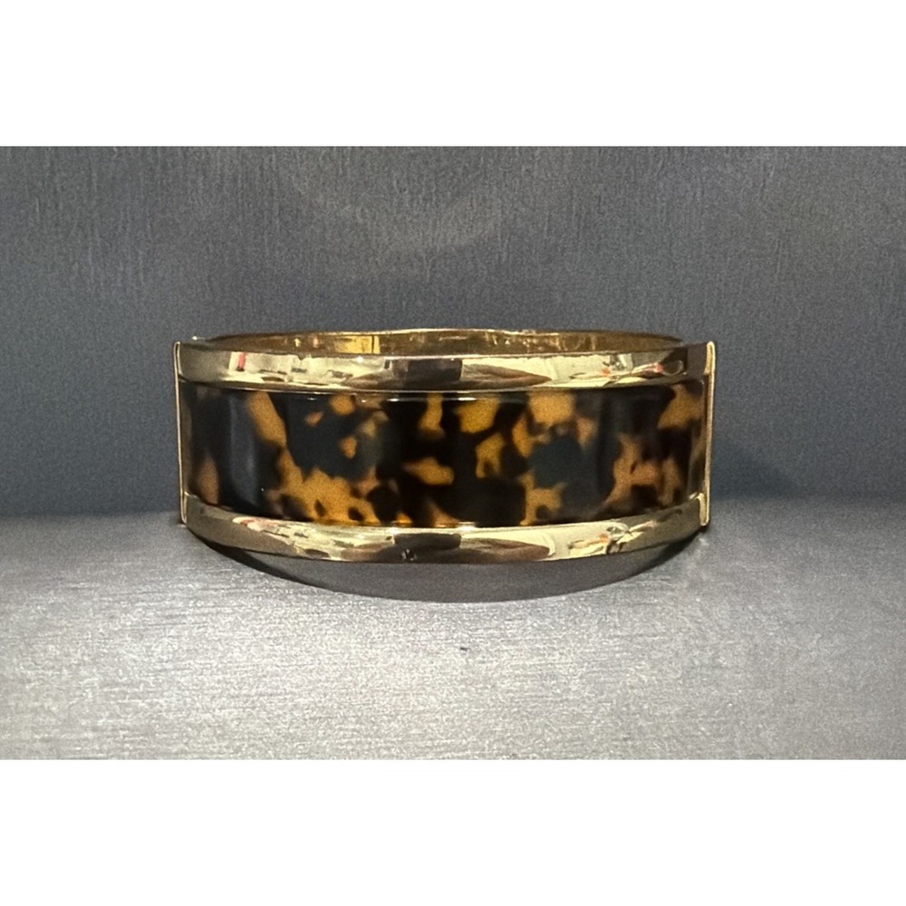 TALBOTS Gold Tone Animal Pattern Resin Inlay Hinged Bracelet 7" Statement READ